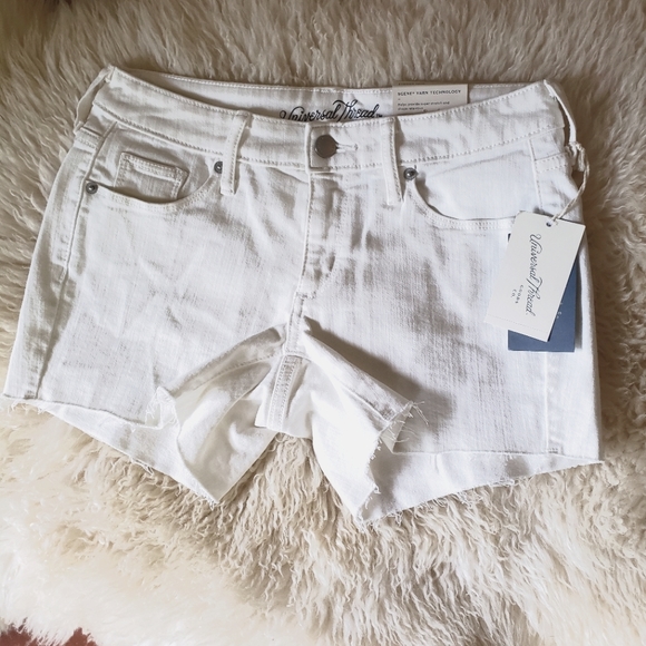 Universal Thread Pants - 0/25 NWT Universal Thread White Cutoff Jean Shorts